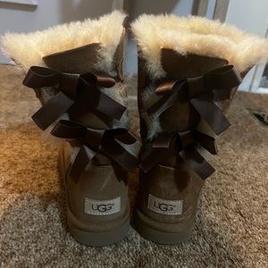 Women’s authentic UGG Bailey size 8